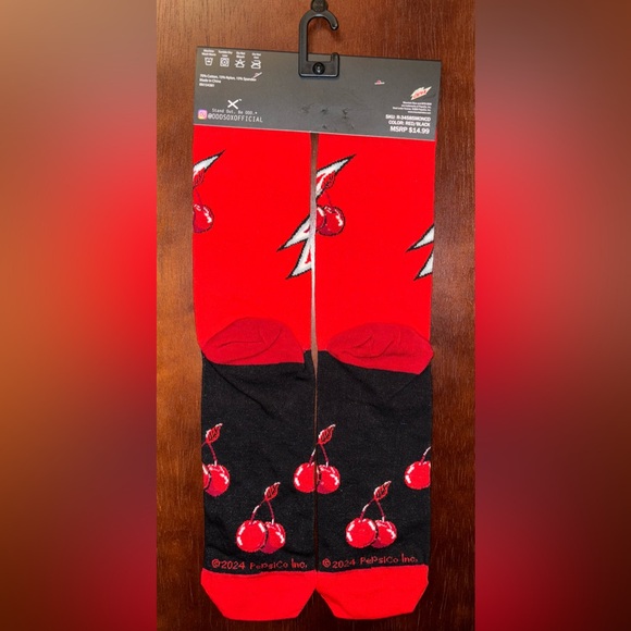 MOUNTAIN DEW CODE RED ODD SOX NOVELTY CREW SOCKS NWT MEN’S SHOE SIZE 6-13 - Picture 2 of 2
